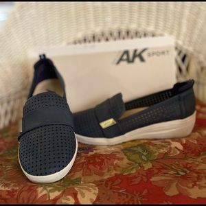 Anne Klein Sport Yard Navy Wedge Loafer -Size 7. NEW